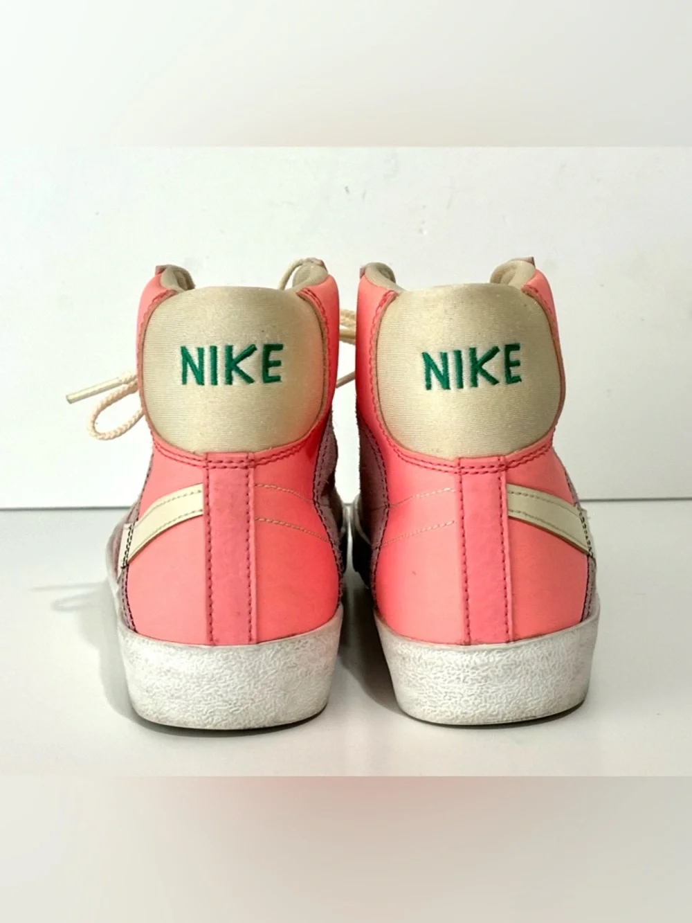 Kids Nike Blazer Mid 77 GS Trainers DQ0369 600 Pink/White Size 6Y
